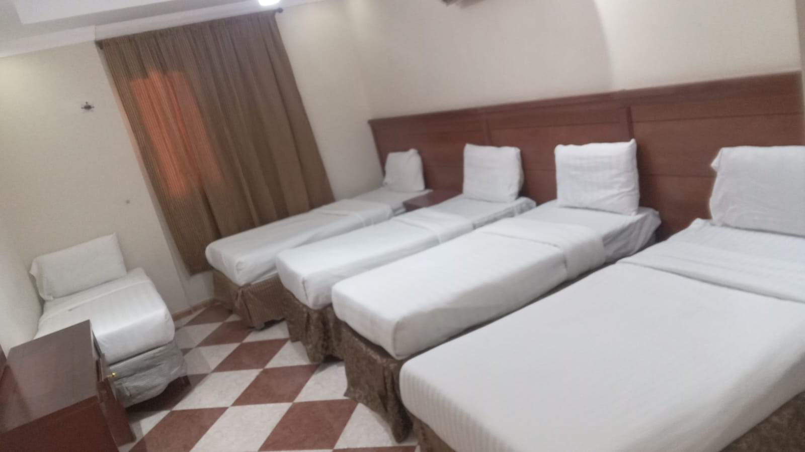 غرفة خماسية